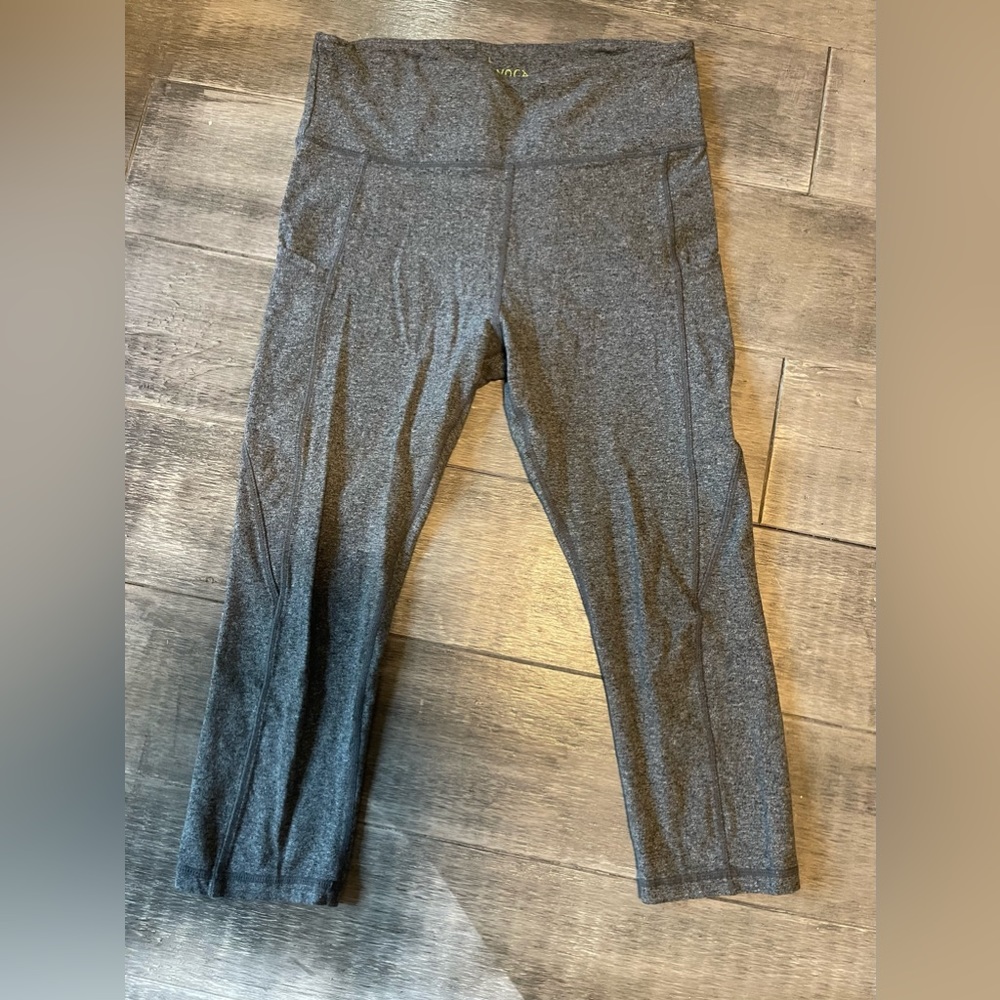 Earth Yoga Gray Leggings Size Large